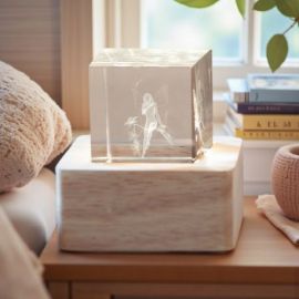 CUBO LUMINOSO CON FATINA BOMBONIERA MAGICA PER EVENTI SPECIALI