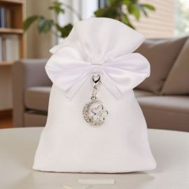 SACCHETTINO ELEGANTE PER CONFETTI CON CINDOLO FIORE E LUNA COLOR ARGENTO E STRASS