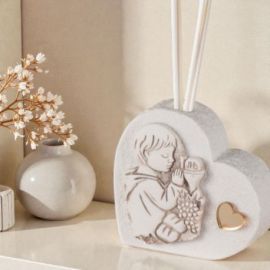 DIFFUSORE A FORMA DI CUORE CON BAMBINO IN PREGHIERA COMUNIONE