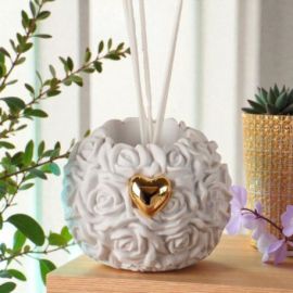 PROFUMATORE BIANCO CON ROSE: BOMBONIERA ELEGANTE PER MATRIMONIO