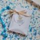 CIONDOLO CUORE CON ORSETTO CELESTE PER BOMBONIERE NASCITA E BATTESIMO