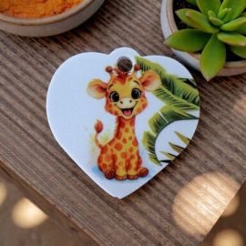 CUORE CIONDOLO CON GIRAFFA E FOGLIE: BOMBONIERA TEMA GIUNGLA