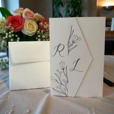 PARTECIPAZIONE A BUSTA AVORIO CON FIORI PER NOZZE, MATRIMONIO