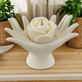 MANI UNITE CON CANDELA A FORMA DI ROSA: BOMBONIERA UNICA PER MATRIMONI