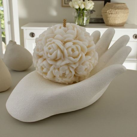 CANDELA A FORMA DI ROSA SU MANI UNITE ALTE BOMBONIERE ORIGINALI EVENTO