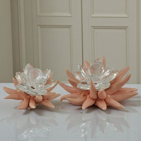 SCULTURA A RICCIO COLOR SALMONE CON FIORE IN SWAROVSKI: BOMBONIERA PER MATRIMONI ORIGINALI