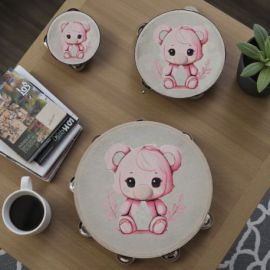 TAMBURELLO CON ORSETTO SEDUTO IDEALE PER BOMBONIERE BATTESIMO FEMMINUCCIA