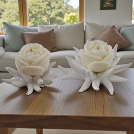 BOMBONIERA ORIGINALE RICCIO CON CANDELA SFERICA E ROSE PER MATRIMONIO