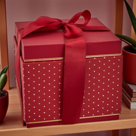 SCATOLA QUADRATA ROSSA CON STRASS E FIOCCO: IDEALE PER OGNI OCCASIONE!