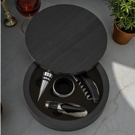 Visualizza ingrandito Precedente SET VINO DA 4 PEZZI IN CONFEZIONE ROTONDA IN LEGNO: BOMBONIERA ESCLUSIVA SET VINO DA 4 PEZZI I