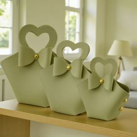 BORSETTA VERDE CON MANICO A CUORE PER BOMBONIERE E REGALI CHIC