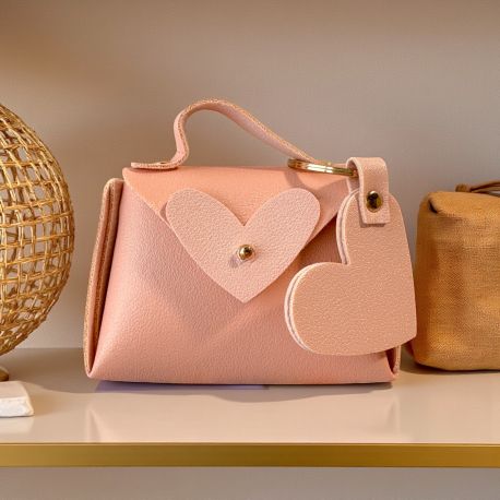 BORSETTA PORTACONFETTI IN SIMILPELLE CON PORTACHIAVI CUORE