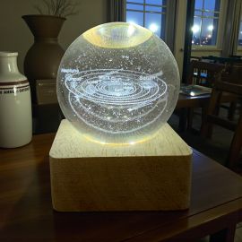 LAMPADA LED CON BASE QUADRATA CON PIANETI BOMBONIERA ORIGINALE PER EVENTI SPECIALI