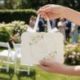 WEDDING BAG CON CERCHIO ORO E ROSE: L'ACCESSORIO PERFETTO PER LE NOZZE