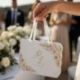 WEDDING BAG CON FIORI E SPIGHE OCRA: L'ACCESSORIO IDEALE PER LE NOZZE