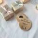 STAPPABOTTIGLIE MAGNETICO 50 ANNI DONNA CON ROSSETTO E TACCO
