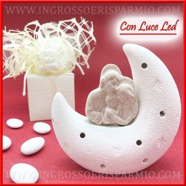 SACRA FAMIGLIA SU LUNA CON LUCE LED IDEE SACRE BATTESIMO BOMBONIERE ORIGINALI ONLINE